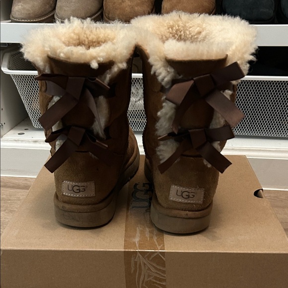UGG Chestnut Bailey Bow Women’s 7 - Picture 7 of 12